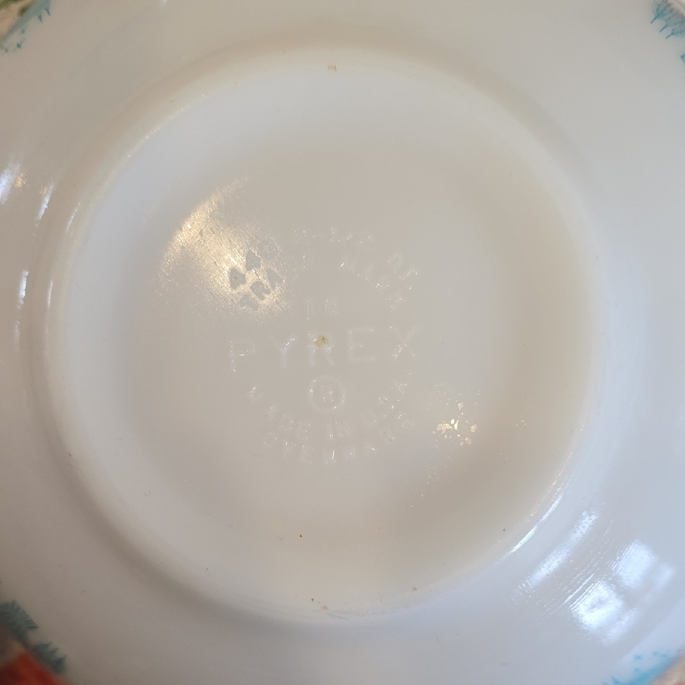 Vintage Pyrex Amish Butterprint Set of 2 Turquoise Cinderella Nesting bowls - Picture 6 of 10
